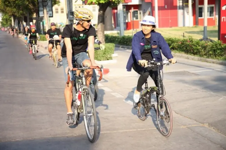 “ธรรมธุรกิจ” ชวนปั่น รับวาเลนไทน์ “ชวนคนโสดมาปั่นเป็นคู่ (หู)” จัดกิจกรรม "ปั่นไปห่มดิน" สอน "ปั้นดินให้เป็นเตา" เรียนรู้ “ศาสตร์พระราชา”