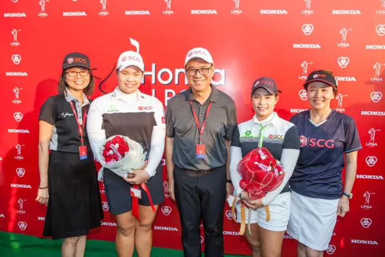 นายรุ่งโรจน์ รังสิโยภาส กรรมการผู้จัดการใ...