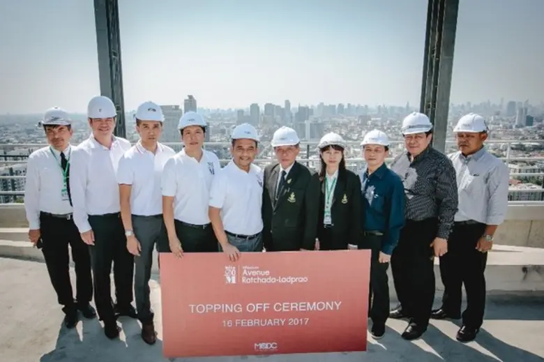 คุณอัษฏา แก้วเขียว รองประธานเจ้าหน้าที่ฝ่...