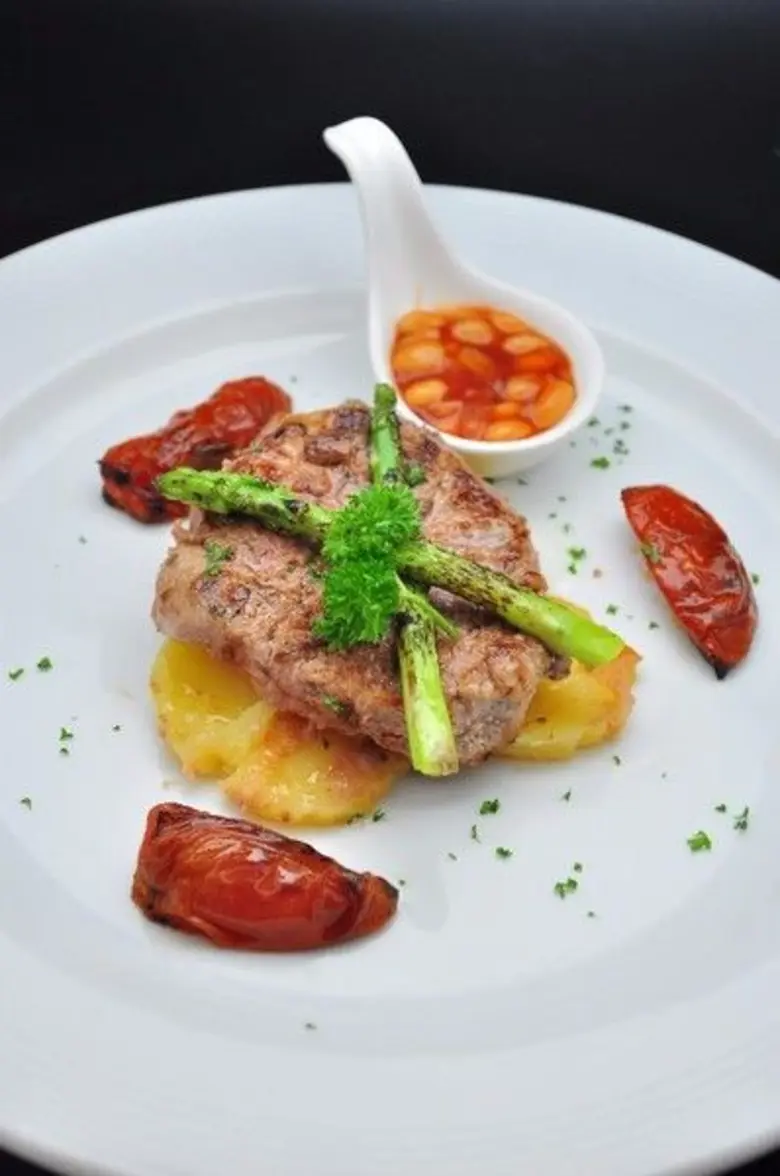 ห้องอาหารทิโวลี่ คอฟฟี่ ช้อป โรงแรมเอเชีย...