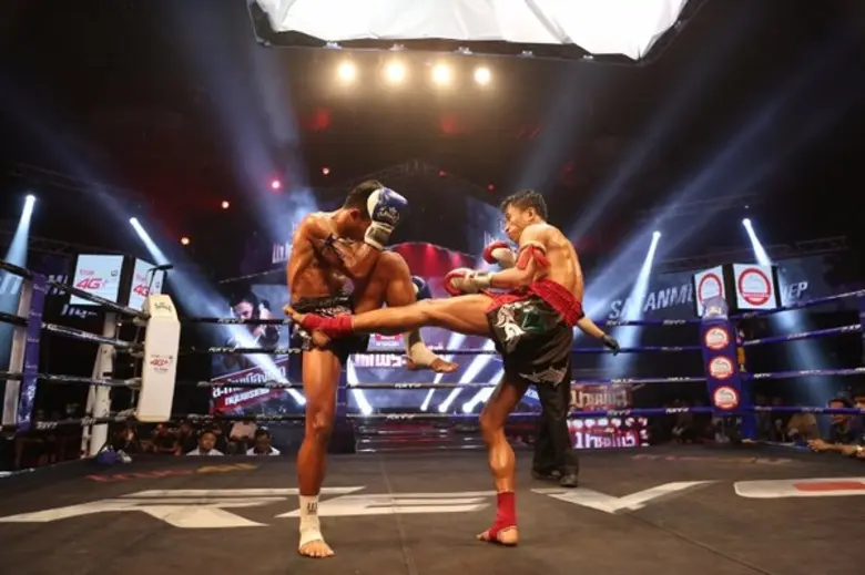 ทรูโฟร์ยู มวยมันส์วันศุกร์ มวยรอบแปดพระกาฬ สุดยอดมวยรอบ ชิงเงินรางวัลรวม 2 ล้าน เชียร์สดๆ ทุกศุกร์ 6 โมงเย็น ช่อง 24