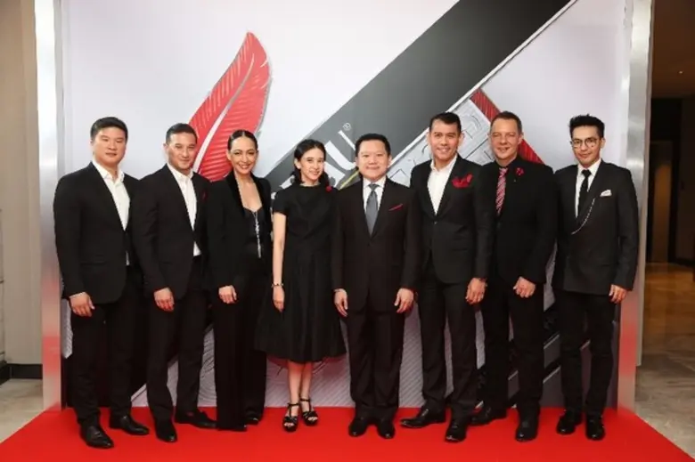 คุณฐาปน สิริวัฒนภักดี กรรมการผู้อำนวยการใ...