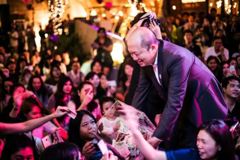 LOVEiS 12th SHARING  ดนตรีการกุศล ศิลปินเก่าใหม่ร่วมงานกันคึกคัก