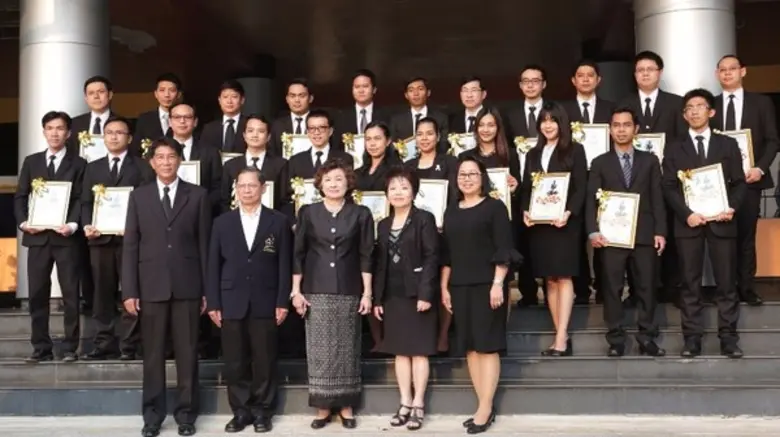 ศิษย์เก่าคณะนิติศาสตร์ ม.รามคำแหง ได้รับพ...