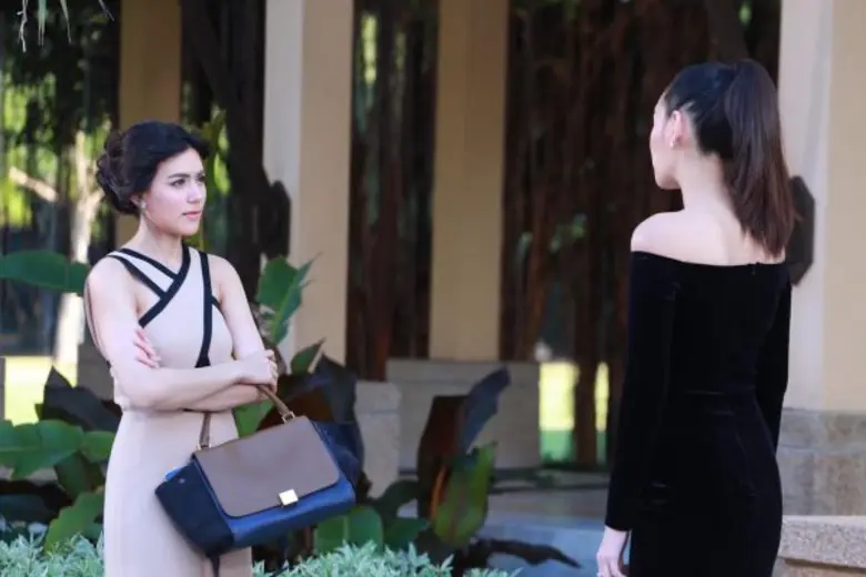 “บี น้ำทิพย์” เดือดทะลุปรอท เจอลูกเลี้ยง “คิมเบอร์ลี่” สวนกลับผู้หญิงต่ำๆ