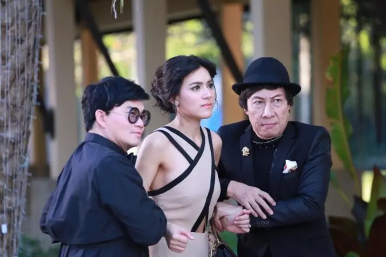 “บี น้ำทิพย์” เดือดทะลุปรอท เจอลูกเลี้ยง “คิมเบอร์ลี่” สวนกลับผู้หญิงต่ำๆ