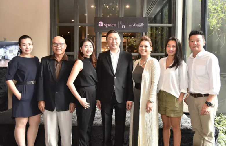 นายวิศิษฎ์ เลาหพูนรังษี (กลาง) ประธานกรรม...