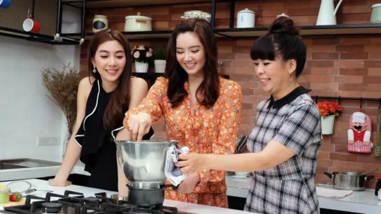 รายการ เลดี้ก้นครัว : เวลา 13.45 น. พบกับ...