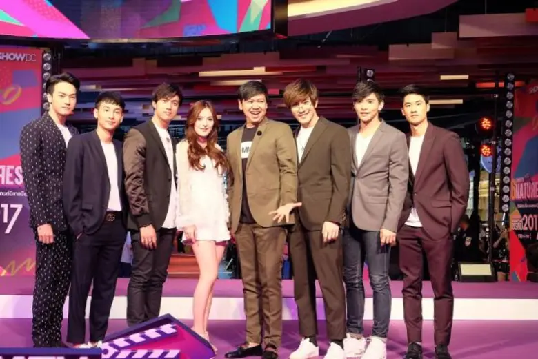 “จีเอ็มเอ็มทีวี” ขนนักแสดงวัยรุ่นกว่า 60 ชีวิต “พุฒ, เอสเธอร์, มาร์ช, ปันปัน, คริส, สิงโต ฯลฯ” นำทีม ร่วมงาน “GMMTV 6natures+” เปิดตัวซีรีส์ปี 2017 สุดอลัง!!!