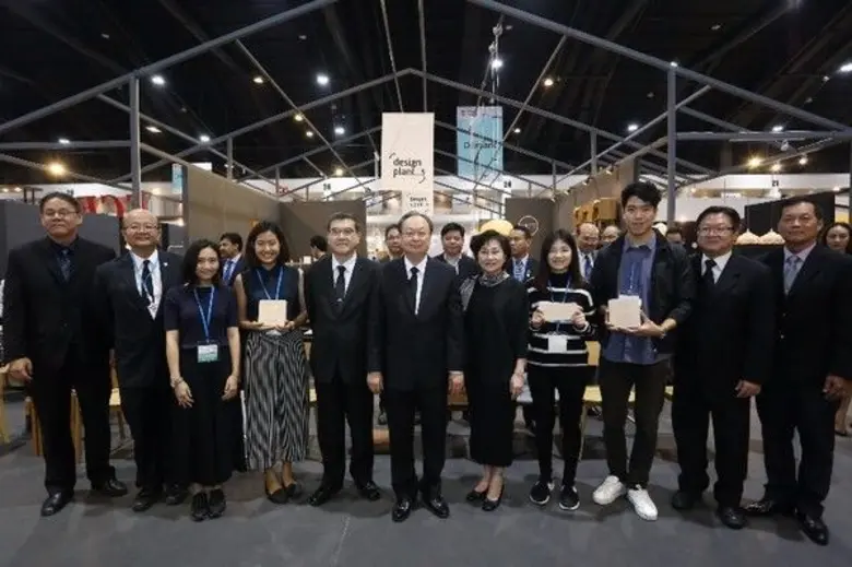 นายสนธิรัตน์ สนธิจิรวงศ์ รัฐมนตรีช่วยว่าก...