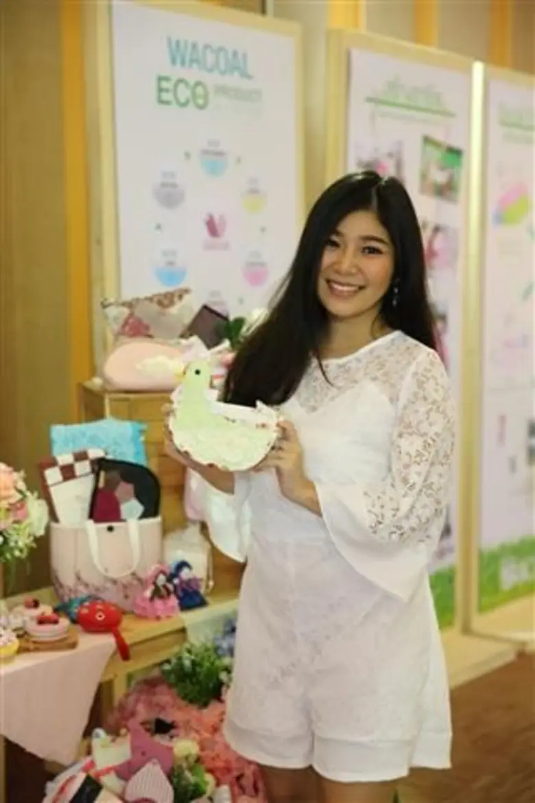 จัดว่าเป็นสาวสังคมรุ่นใหม่ที่ต้องยกนิ้วให...