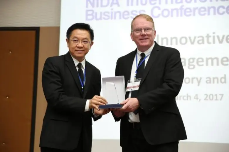 คณะบริหารธุรกิจ สถาบันบัณฑิตพัฒนบริหารศาสตร์ ยกทีมนักวิชาการชั้นนำร่วมงานประชุมวิชาการนานาชาติประจำปี 2560 หัวข้อ “Innovative Management: Bridging Theory and Practice”