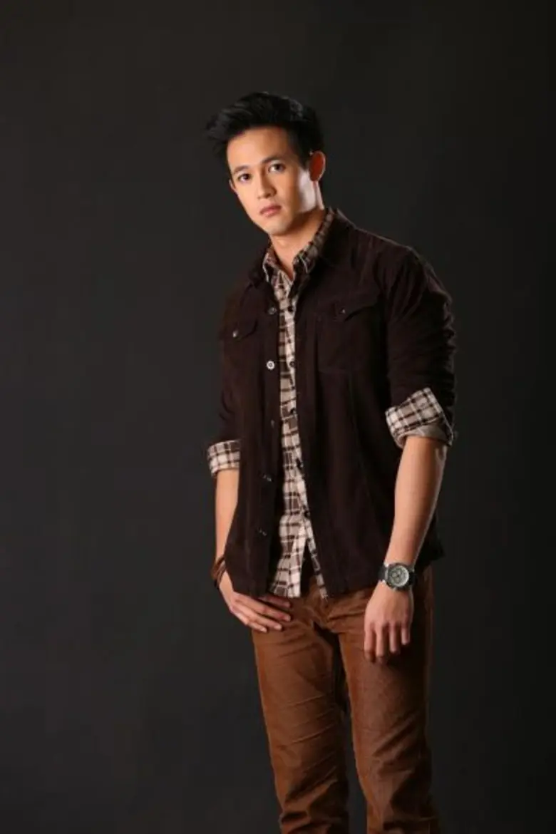 “แชมป์ ชนาธิป” พระเอกใหม่ป้ายแดง เขินแก้มแดง ประกบคู่ “มิว ลักษณ์นารา” ใน “สงครามเพลง”