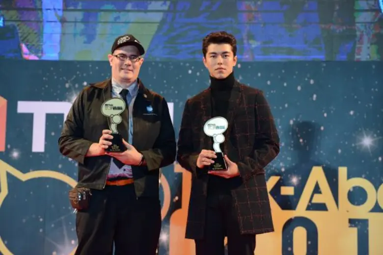 “เว็บไซต์เอ็มไทยดอทคอม” จัดงาน “MThai Top Talk-About 2017” สุดยิ่งใหญ่!!! มอบรางวัลให้คนดังบนโลกออนไลน์ ปีที่ 7