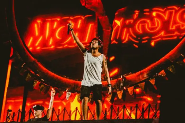 'อนาเธอร์ เวิล์ด’ (AnotherWorld) งานดนตรีอิเล็กซ์ทรอนิกส์ยุคใหม่ ในรูปแบบ ฮาร์ด สไตล์ อีดีเอ็ม ครั้งแรกของเซาท์อีสเอเชีย กับการผสมผสาน ศิลปะ แฟชั่น ดนตรี และการเต้นรำแบบงานเฟสติวัลไว้ในหนึ่งเดียว