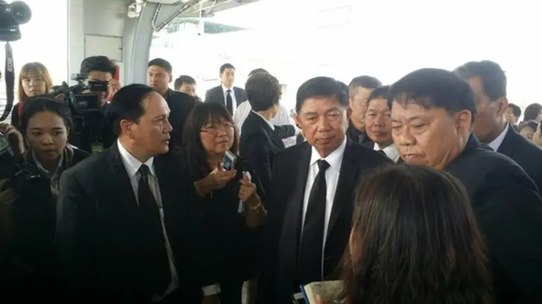 “ผู้ว่าฯกทม. ตรวจความพร้อมและเปิดทดลองเดินรถเสมือนจริง โครงการรถไฟฟ้าสายสีเขียวสถานีแบริ่ง-สมุทรปราการ”