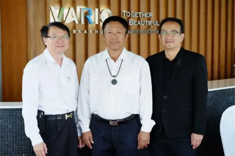 ดร.วีรพงษ์ ชุติภัทร์ พร้อมด้วยคณะผู้บริหา...