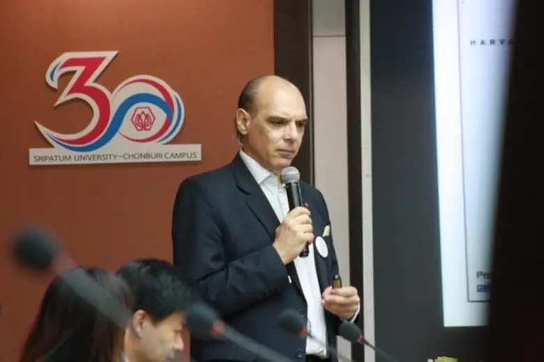 ผศ.ดร.จิราพร ระโหฐาน ผู้ช่วยอธิการบดี และ...