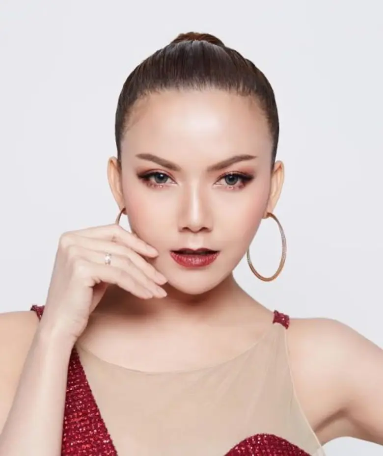 งานรุ่งรักฟรุ้งฟริ้งอะไรปานนี้เนอะ สาวจ๊ะ...