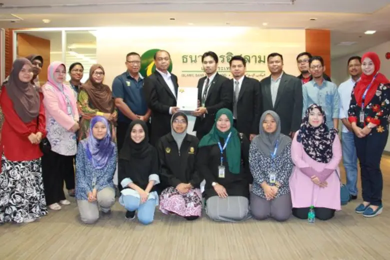 ธนาคารอิสลามแห่งประเทศไทย (ไอแบงก์) นำโดย...