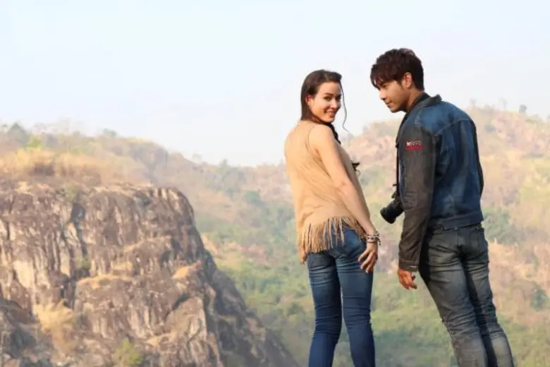 เรียกว่า มีทั้งรัก มีทั้งบู๊ให้ได้ดูกันอย...