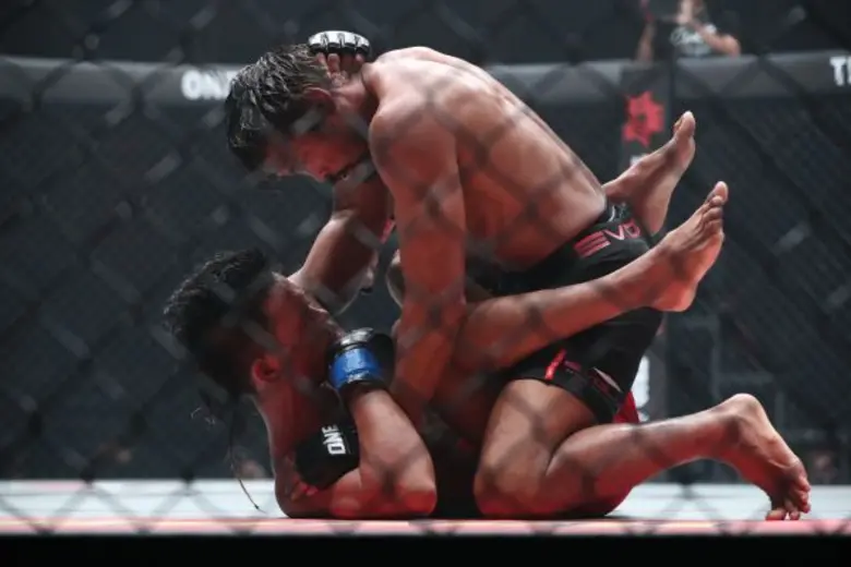 ONE: Warrior Kingdom สังเวียนการแข่งขัน MMA ระดับโลก  แองเจลา ลีรักษาแชมป์ชนะน็อคยก3  ชนนภัทร 'ครูตอง’ ไล่ทุบชนะน็อคยกแรก  ริกะ อิชิเกะ ประเดิมสังเวียนน็อกนักสู้มาเลย์ยกแรก