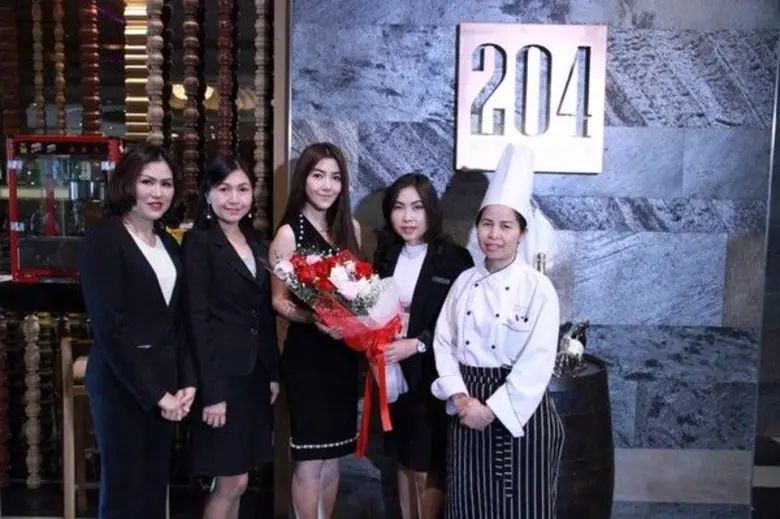 คุณอรอนงค์ เขียวงามดี ผู้อำนวยการฝ่ายขายแ...