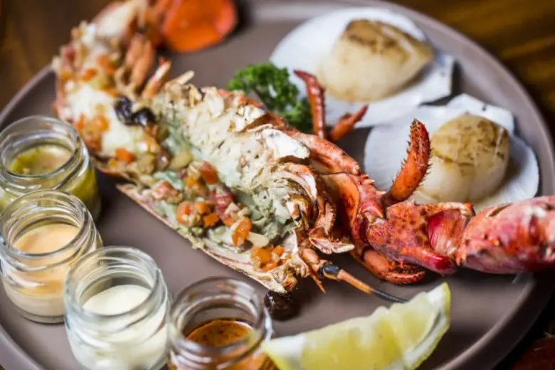 สัมผัสซันเดย์ บรันช์มื้อสายสุดอลังการ ณ ห้องอาหารพาโนรามา โรงแรมคราวน์ พลาซ่า กรุงเทพฯ ลุมพินี พาร์ค