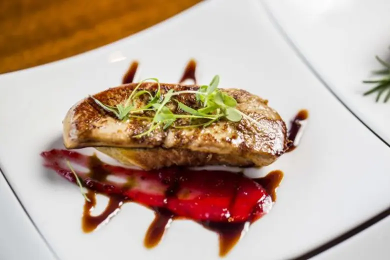 สัมผัสซันเดย์ บรันช์มื้อสายสุดอลังการ ณ ห้องอาหารพาโนรามา โรงแรมคราวน์ พลาซ่า กรุงเทพฯ ลุมพินี พาร์ค