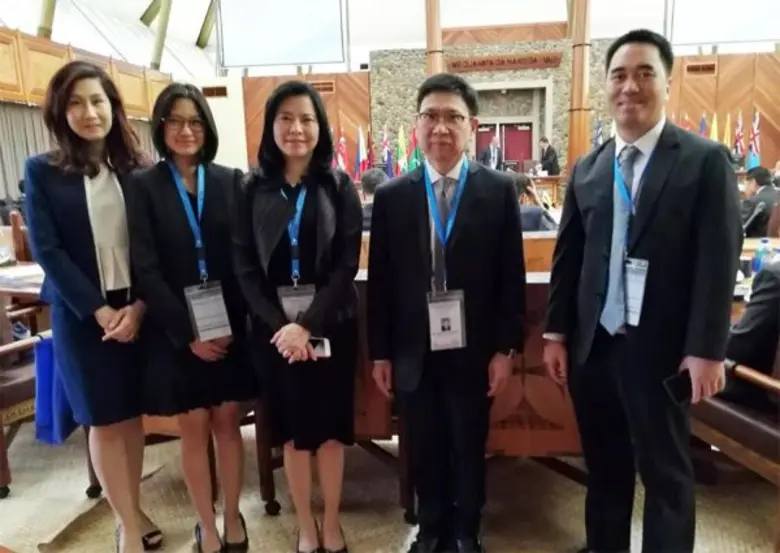 นายกุลิศ สมบัติศิริ อธิบดีกรมศุลกากร นางน...