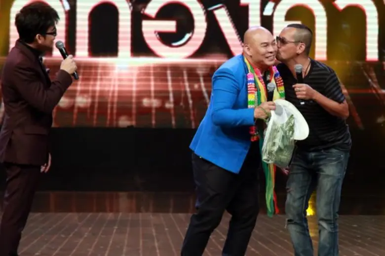 “คอนเสิร์ตไมค์ทองคำ” สุดประทับใจ แฟนเพลงหลั่งไหล แห่ให้กำลังใจแน่น!!!