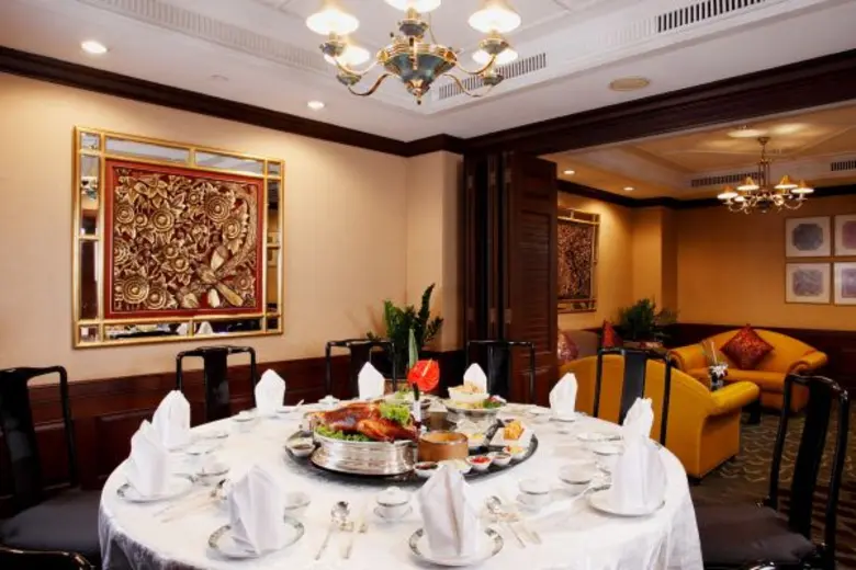 ห้องอาหารจีนไดนาสตี้ โรงแรมเซ็นทาราแกรนด์...