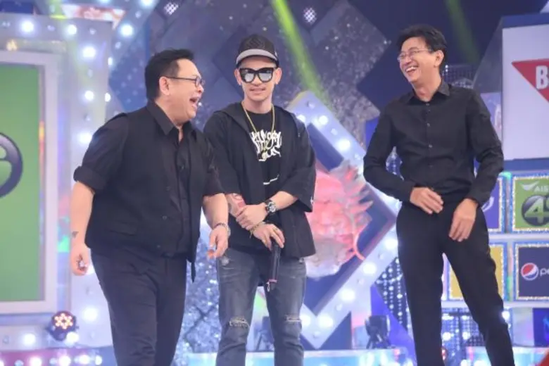 ทีวีไกด์: รายการ “กิ๊กดู๋ สงครามเพลงเงินล้าน” "ปู่จ๋าน ลองไมค์" วงดังจากเจียงฮายสุดตื่นเต้น ครั้งหนึ่งในชีวิตเป็นต้นแบบเงาเสียงใน “กิ๊กดู๋ ฯ”