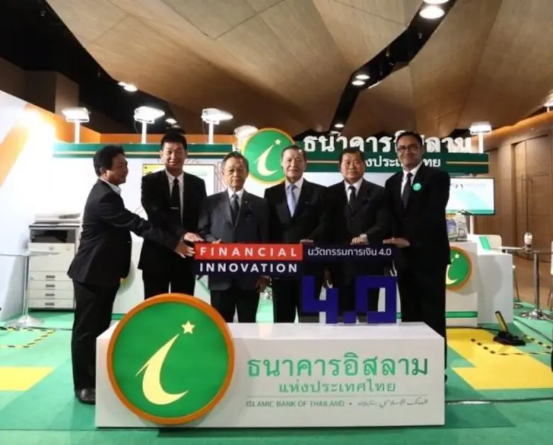 นายชวน หลีกภัย อดีตนายกรัฐมนตรี (ที่ 3 จา...