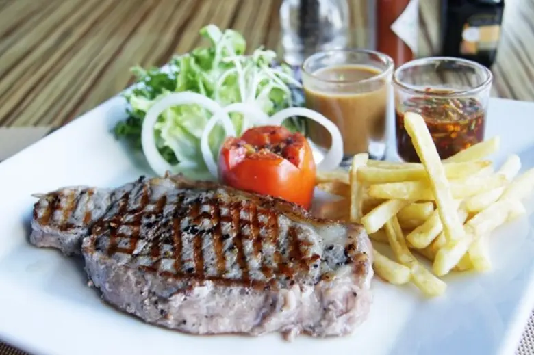 โปรโมชั่นประจำเดือนมีนาคม 2560, East Meet West 2017