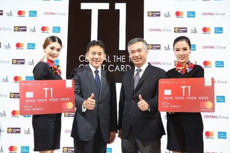 ปริญญ์ จิราธิวัฒน์ (ที่ 2 จากขวา) รองประธ...