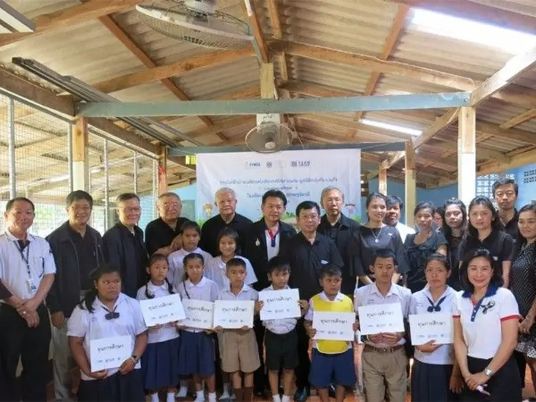 มูลนิธิกลุ่มทีมรวมใจ ทีมกรุ๊ป นำโดย คุณพี...