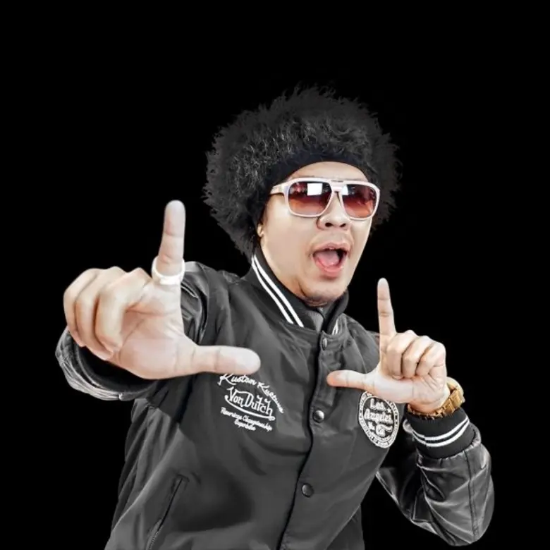 เป็นอีกหนึ่ง ดี. เจ. สุดฮอต "พล่ากุ้ง" ที...