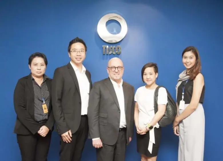 คุณฟรานซิส แวนเบลเลน (ที่ 3 จากซ้าย) กรรม...