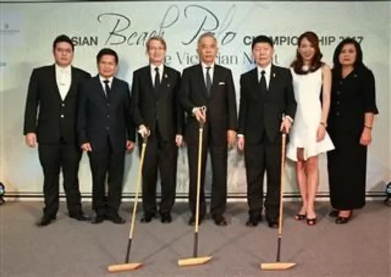 สุวัจน์ ลิปตพัลลภ ประธานที่ปรึกษาการจัดกา...