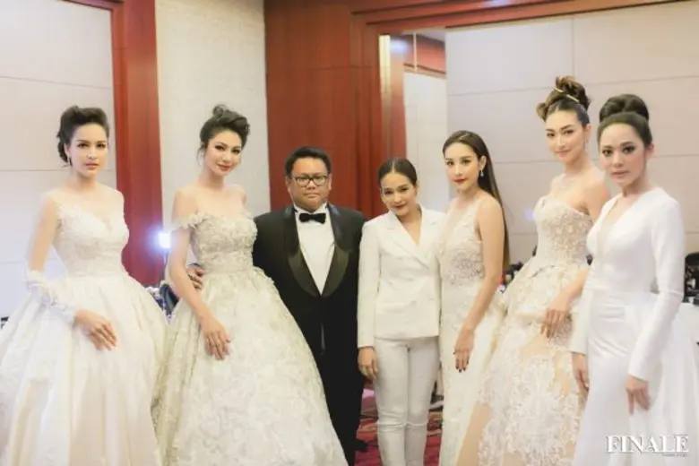 สะกดทุกสายตา แพนเค้ก-หยาด นำทีมฟินาเล่ ปลา ดีไซเนอร์ มุ่งเจาะตลาดลาว