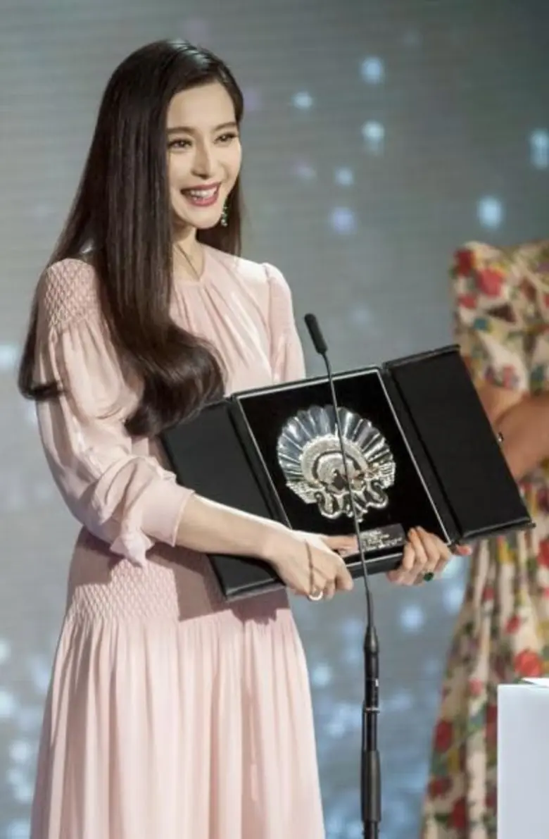 ถาม : คุณมารับบทนำใน I Am Not Madame Bove...