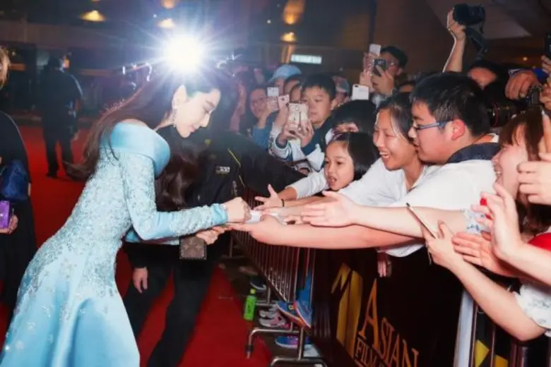 Movie Guide: I AM NOT MADAME BOVARY อย่าคิดหลอกเจ้ เสียดสีโดนใจ คว้ารางวัลหนังเยี่ยมบนเวที เอเชียน ฟิล์ม อวอร์ดส์ ครั้งที่ 11 พร้อมรางวัล นักแสดงนำหญิง ฟ่าน ปิง ปิง และ กำกับภาพยอดเยี่ยม