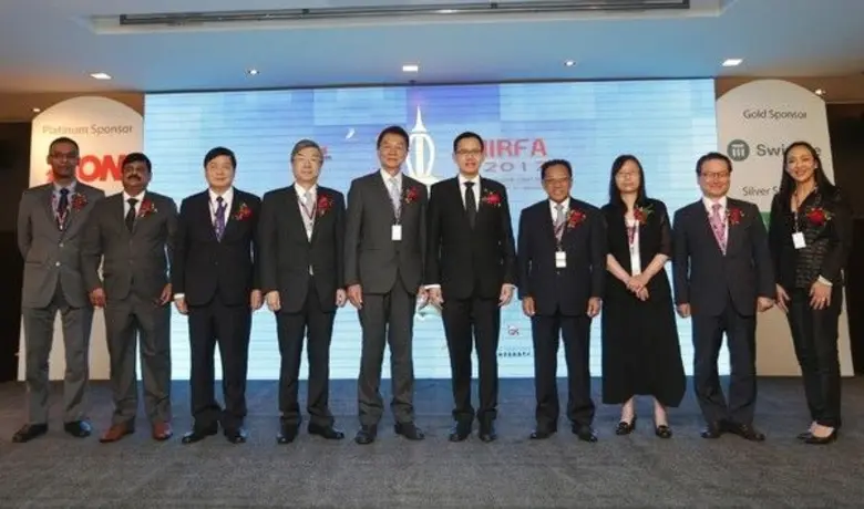 ดร. สุทธิพล ทวีชัยการ เลขาธิการ คปภ. ให้เ...