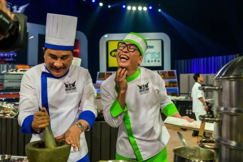 เชฟกระทะเหล็ก ประเทศไทย (Iron Chef Thaila...