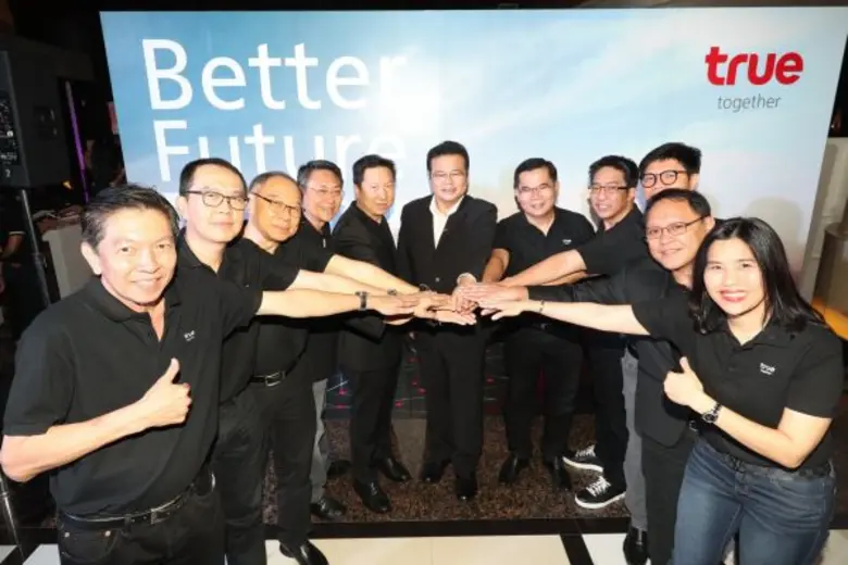 กลุ่มทรู นำโดย นายอติรุฒม์ โตทวีแสนสุข (ก...