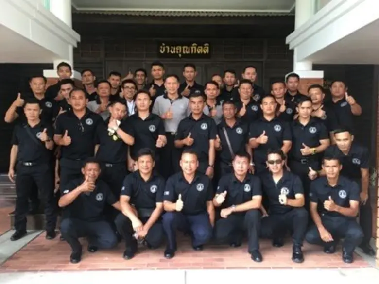 คณะครูและนักเรียนโรงเรียนพันจ่า กรมยุทธศึ...