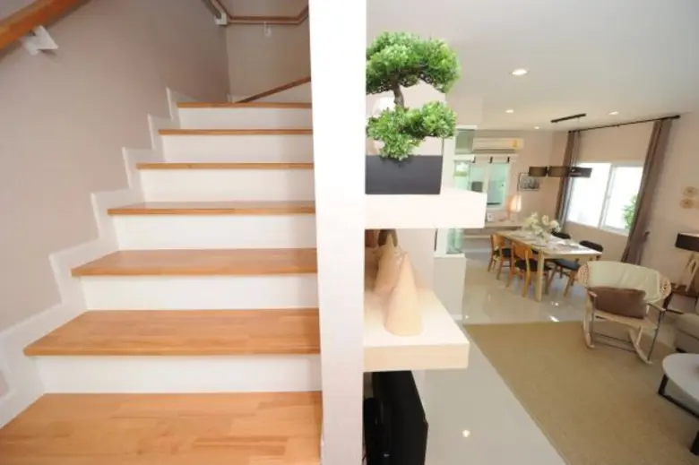 มั่นคงเคหะการ สานต่อแผนพัฒนาโครงการบ้านเดี่ยว ทาวน์โฮม บ้านแฝดตลอดปี 60 นำร่อง 3 โครงการใหม่โซนตะวันตกของ กทม. มูลค่าพัฒนารวม 2,600 ลบ. เปิดพรีเซล 2 โครงการแรกปลายปี 59 ท่ามกลางกระแสตอบรับดีเกินคาด