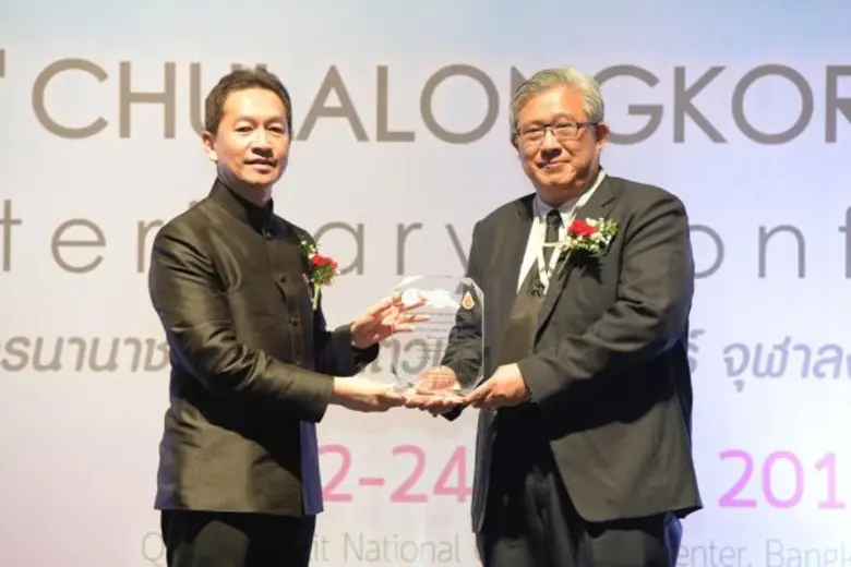 รศ.นพ.โศภณ นภาธรผู้ช่วยรัฐมนตรีประจำกระทร...