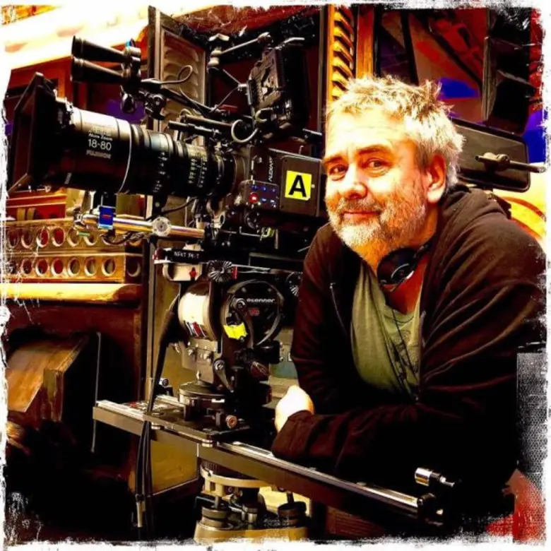 ก่อนที่ทั้งโลกจะได้ชมตัวอย่างล่าสุดของ "V...